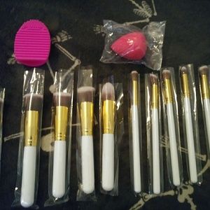Makeup brushes bundle